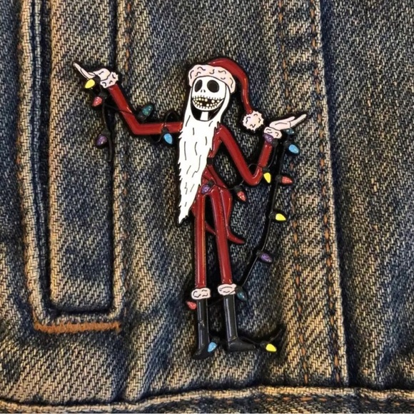 Nightmare Before Christmas Enamel Pin - Picture 1 of 1